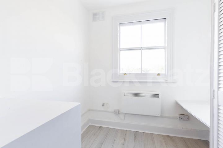 Recently refurbished spacious studio in an amazing loaction York Mews, Kentish Town